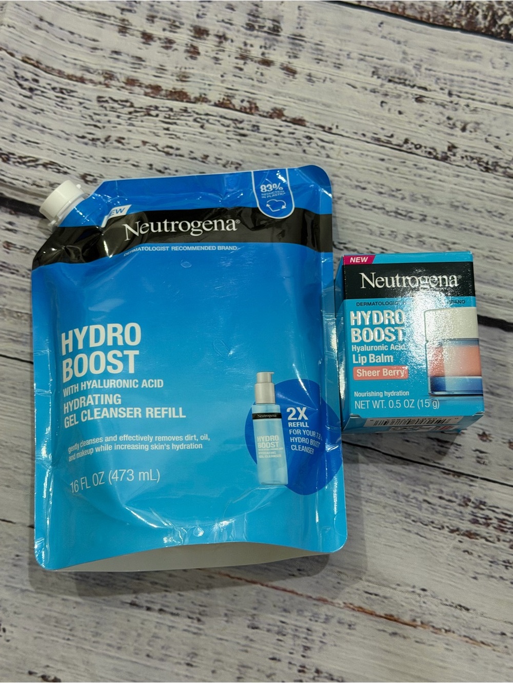Neutrogena Hydro Boost Gel Cleanser Refill & Lip Balm - Bright Blue